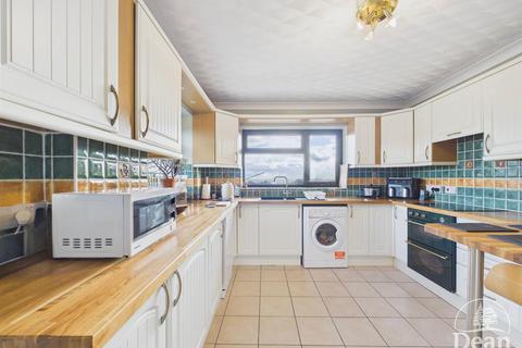 4 bedroom detached house for sale, Bailey Hill, Yorkley, Lydney