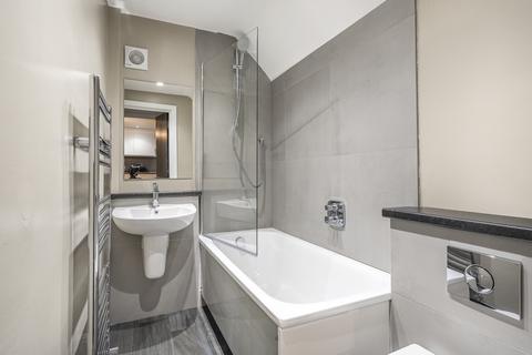 2 bedroom flat to rent, Holmesdale Road, London, SE25