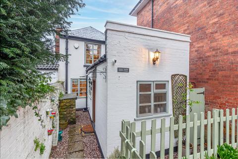2 bedroom semi-detached house for sale, London Road, Worcester