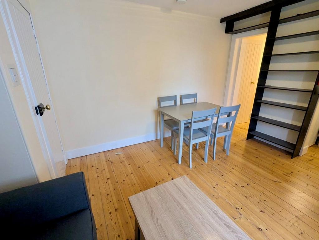 Living dining area