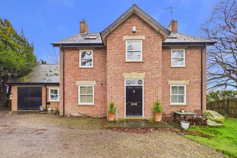 4 bedroom detached house to rent, York Road, Malton, YO17