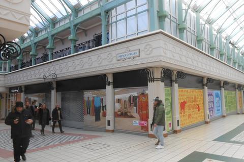 Property to rent, The Square Camberley GU15 3SL