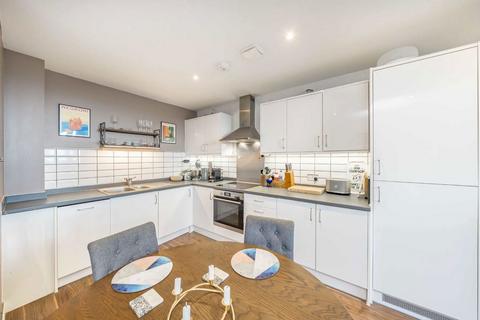 2 bedroom flat for sale, Waterfall Cottages, LONDON SW19