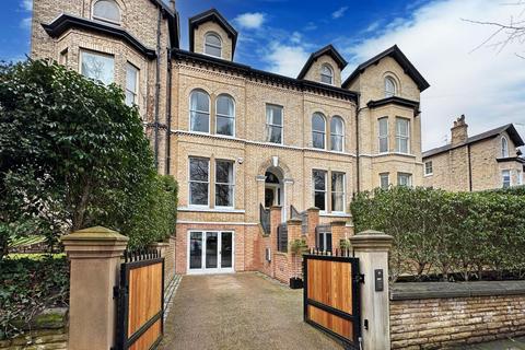 undefined, Delamer Road, Altrincham