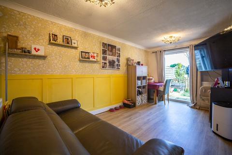 2 bedroom bungalow for sale, Tay Close, Chatham