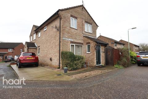 4 bedroom semi-detached house for sale, Thurston Court, Felixstowe