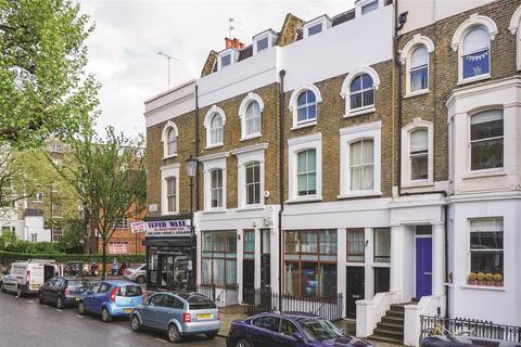 Studio to rent, Cornwall Crescent, W11