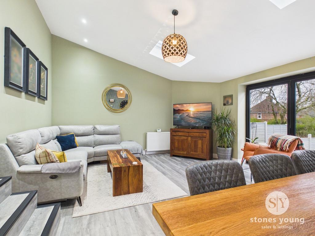 Living Room / Diner
