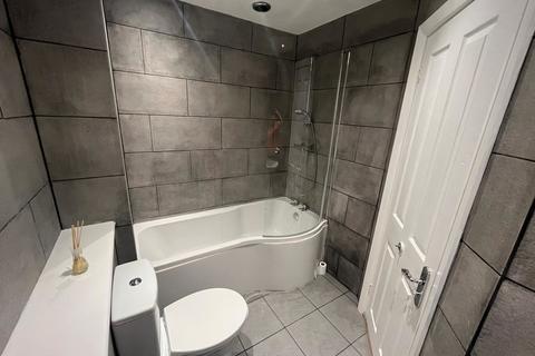 2 bedroom ground floor flat to rent, Caterham