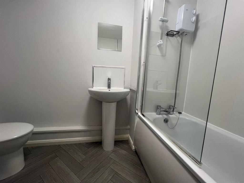 Bathroom. .jpg