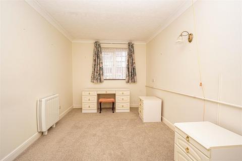 2 bedroom retirement property for sale, St. Helens Crescent, Hastings