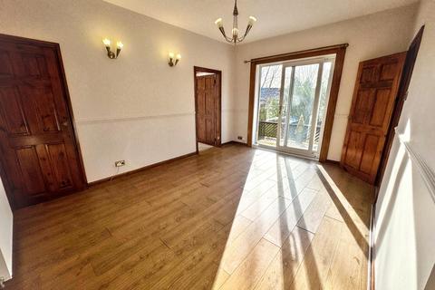 3 bedroom flat to rent, Glencroft Road, Glasgow G44