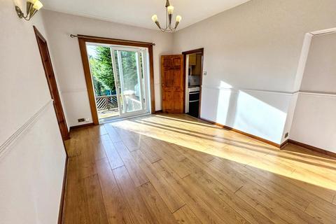 3 bedroom flat to rent, Glencroft Road, Glasgow G44