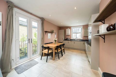 3 bedroom maisonette for sale, Penwith Road, London SW18