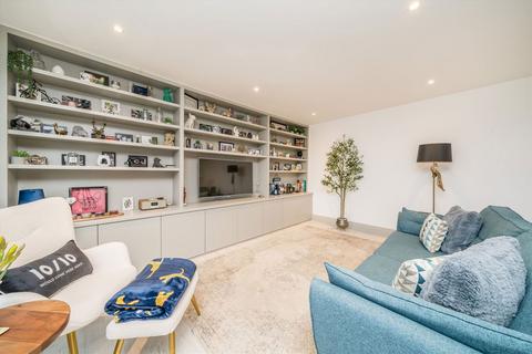2 bedroom flat for sale, Brighton Road, Surbiton KT6