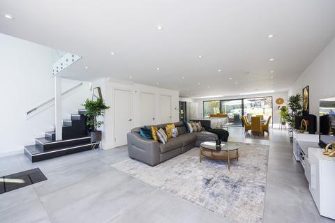 undefined, Charmouth Road, St. Albans, AL1