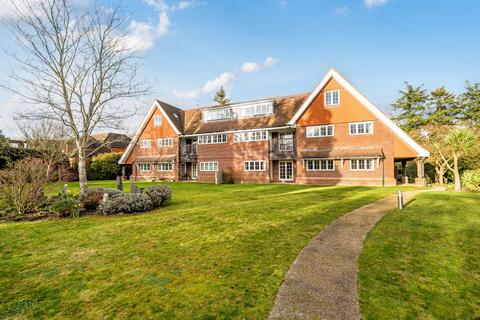 2 bedroom flat for sale, Waverley Lane, Farnham, Surrey, GU9
