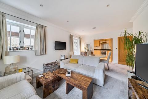 2 bedroom flat for sale, Waverley Lane, Farnham, Surrey, GU9