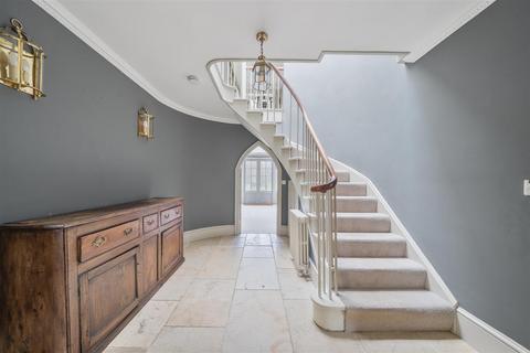 undefined, Salisbury SP4