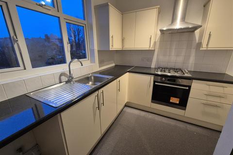 2 bedroom flat to rent, Knighton Church Road, Stoneygate