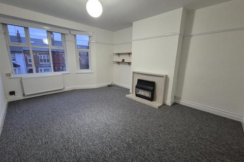 2 bedroom flat to rent, Knighton Church Road, Stoneygate