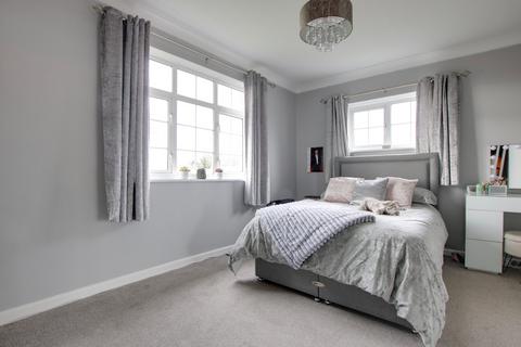 5 bedroom detached house for sale, WARSASH ROAD, TITCHFIELD