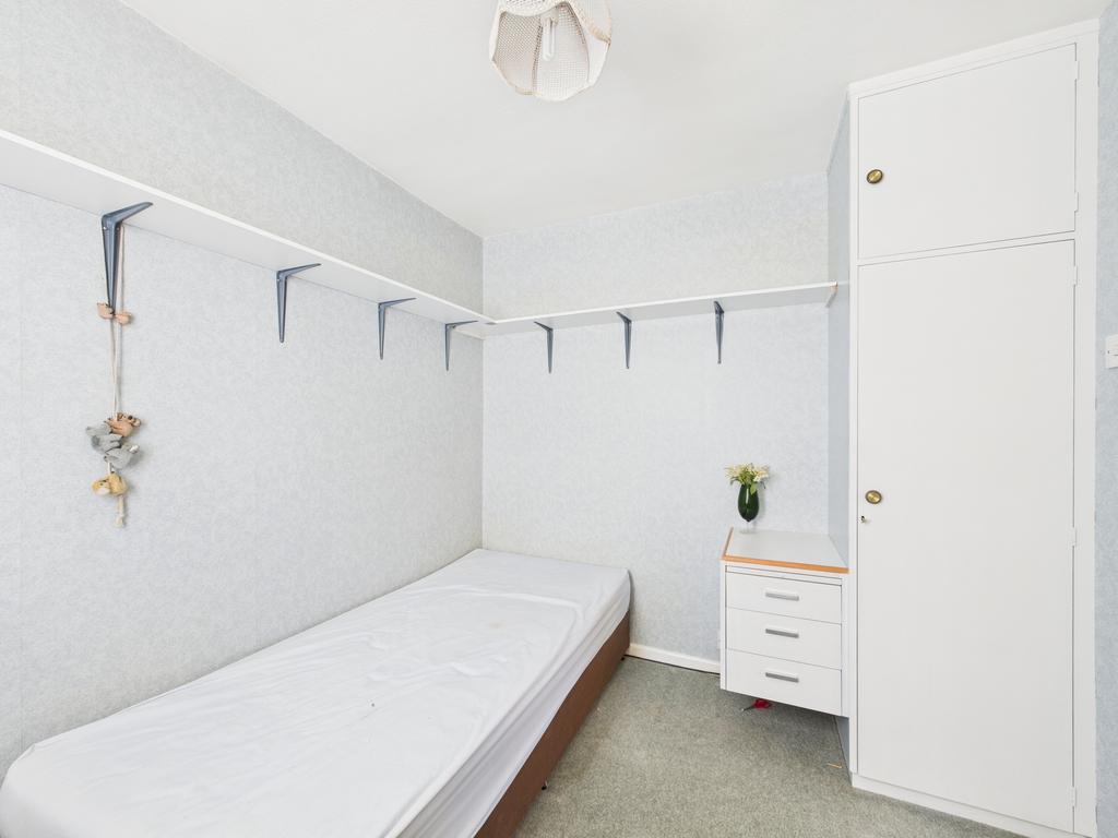 Cam01354 g0 pr0626 still016