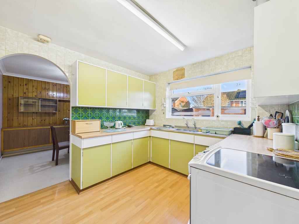 Cam01354 g0 pr0626 still007