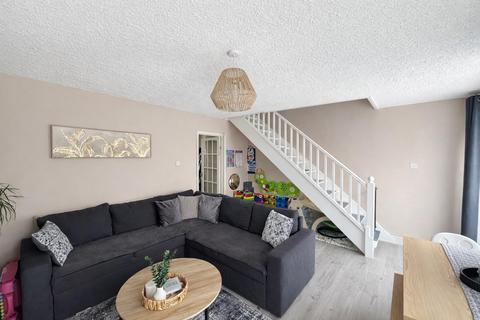 2 bedroom maisonette to rent, Armeston , Sheephouse Way, KT3