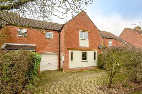 3 bedroom semi-detached house for sale, Chestnut Road, Cawood, YO8 3TB