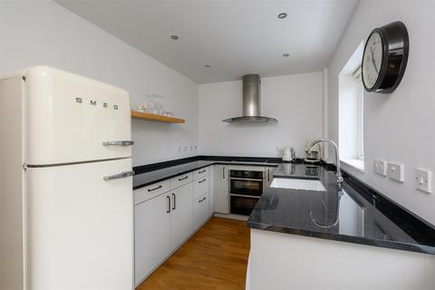 3 bedroom semi-detached house for sale, Chestnut Road, Cawood, YO8 3TB
