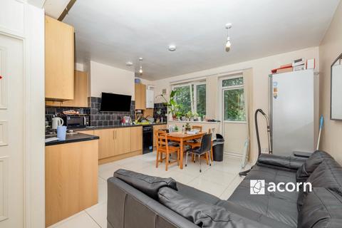 3 bedroom house share to rent, Ainsty Estate London SE16