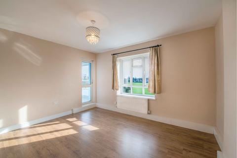 3 bedroom apartment for sale, Reddington Drive, Slough, SL3
