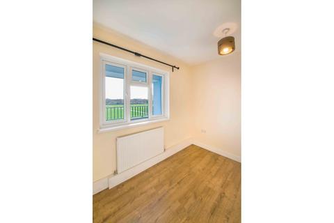3 bedroom apartment for sale, Reddington Drive, Slough, SL3