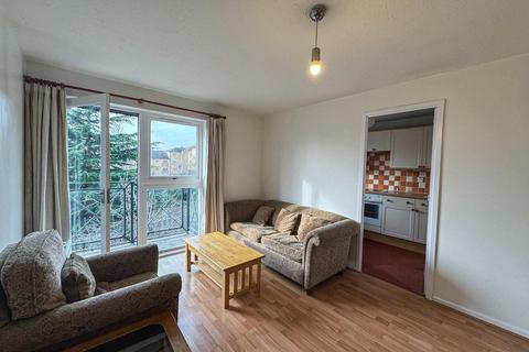 2 bedroom block of apartments to rent, London, E14