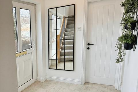 3 bedroom semi-detached house for sale, Kendrick Drive, Oadby, Leicester, LE2