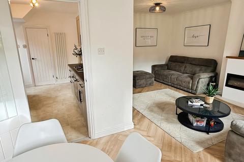 3 bedroom semi-detached house for sale, Kendrick Drive, Oadby, Leicester, LE2