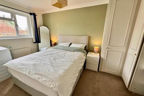 undefined, Alsford Close, Lightwater GU18