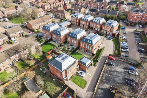 3 bedroom semi-detached house for sale, Pine Lodge Way, Epsom KT19