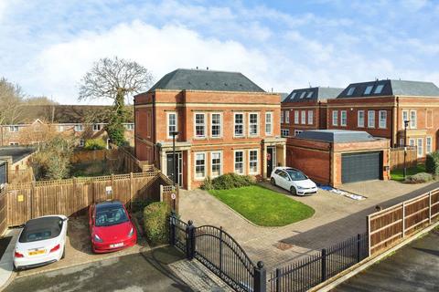 undefined, Pine Lodge Way, Epsom KT19