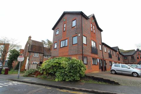 2 bedroom apartment to rent, St. Giles Court, Southampton Street, Reading, RG1