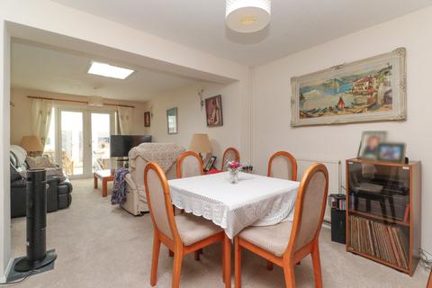 2 bedroom bungalow for sale, Park Avenue, Birchington, Kent, CT7