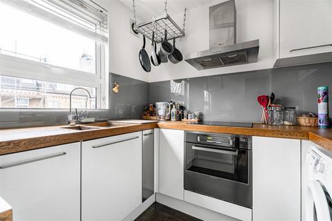2 bedroom flat for sale, St Julians Road, London