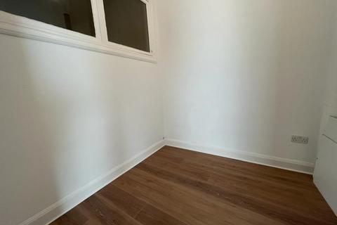 undefined, St Peters Place, Edinburgh EH3