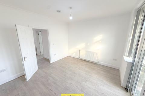 3 bedroom detached house to rent, Kenilworth Road Luton LU1 1DQ
