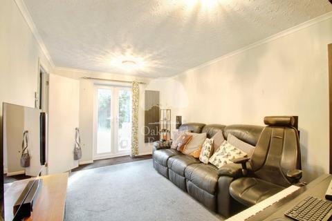 2 bedroom apartment to rent, Maplin Park, Slough SL3