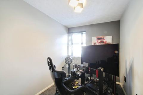 2 bedroom apartment to rent, Maplin Park, Slough SL3