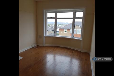 3 bedroom flat to rent, Chirnside Road, Glasgow, G52