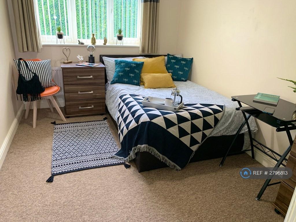 Gas-Lift Storage Bed, Views Over Rear Garden