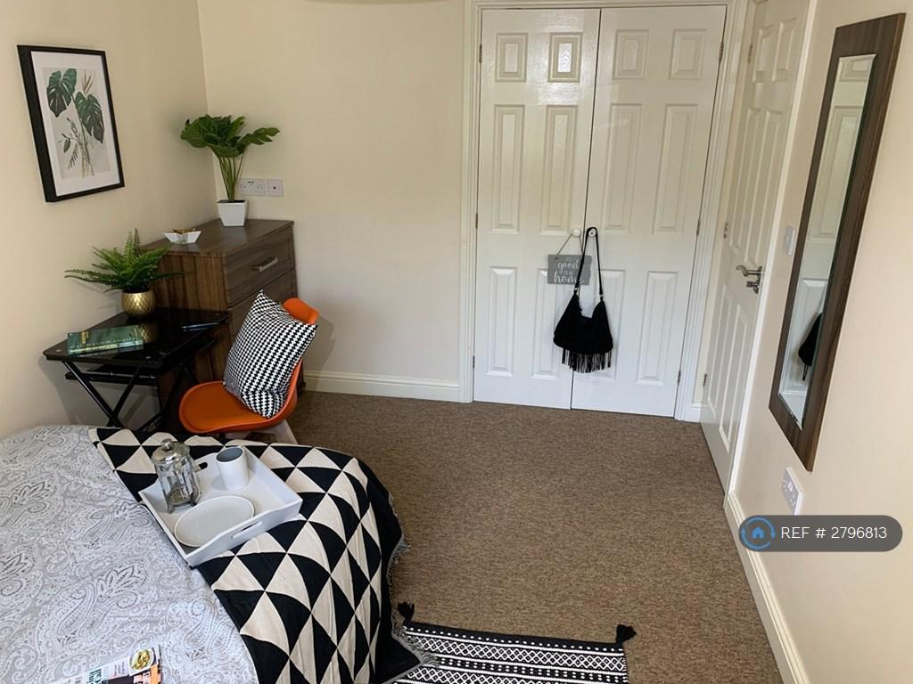 Big Built In Double Wardrobe, Full Length Mirror